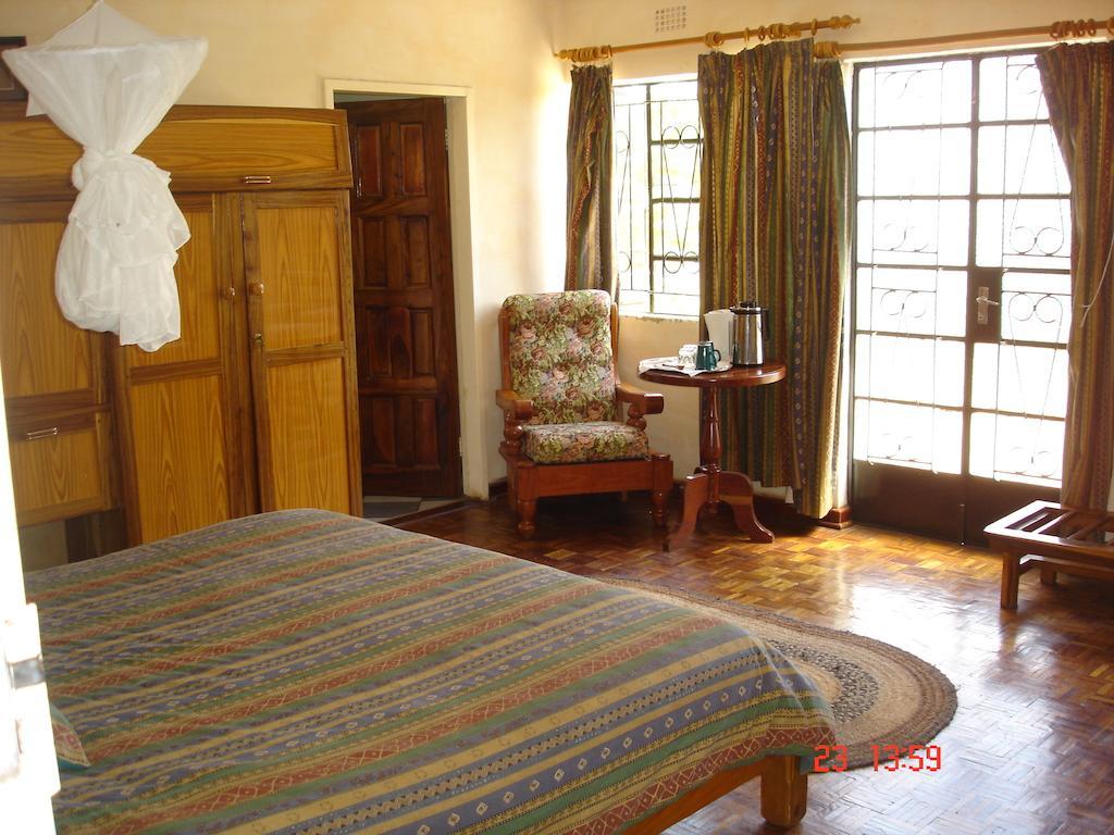 The Stone Guest House Livingstone Habitación foto