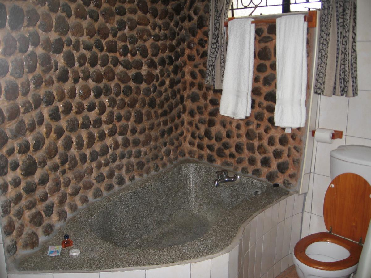 The Stone Guest House Livingstone Habitación foto